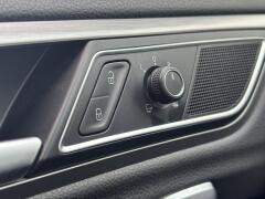 Volkswagen-Golf Sportsvan-19