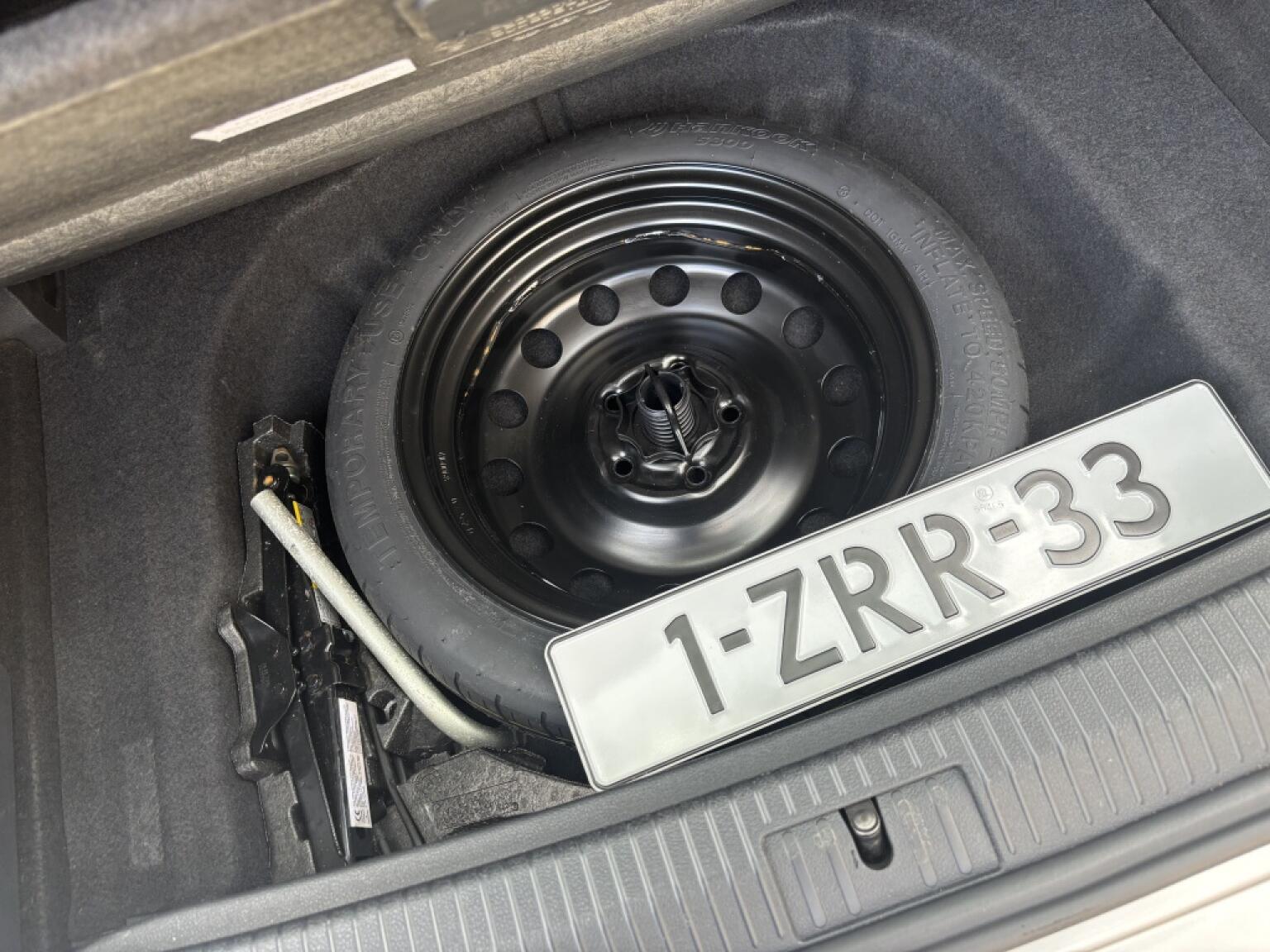 Volkswagen-Golf Sportsvan-6