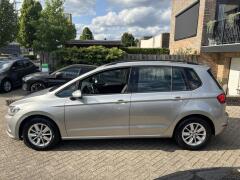 Volkswagen-Golf Sportsvan-8