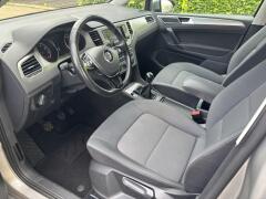 Volkswagen-Golf Sportsvan-11
