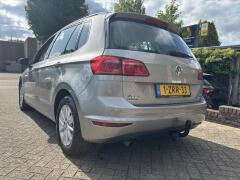 Volkswagen-Golf Sportsvan-5