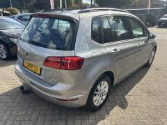 Volkswagen-Golf Sportsvan-1