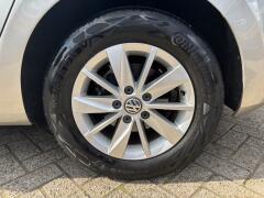 Volkswagen-Golf Sportsvan-4