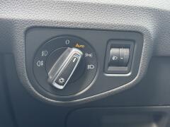 Volkswagen-Golf Sportsvan-18