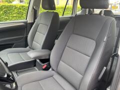 Volkswagen-Golf Sportsvan-10