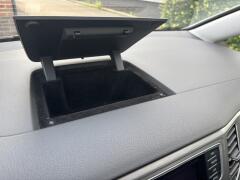 Volkswagen-Golf Sportsvan-25